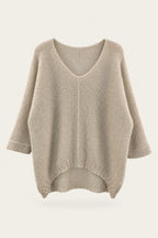 Pull oversize en maille col V – Beige – vue de face – EMORA