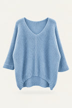Pull oversize en maille col V – Bleu ciel – vue de face – EMORA