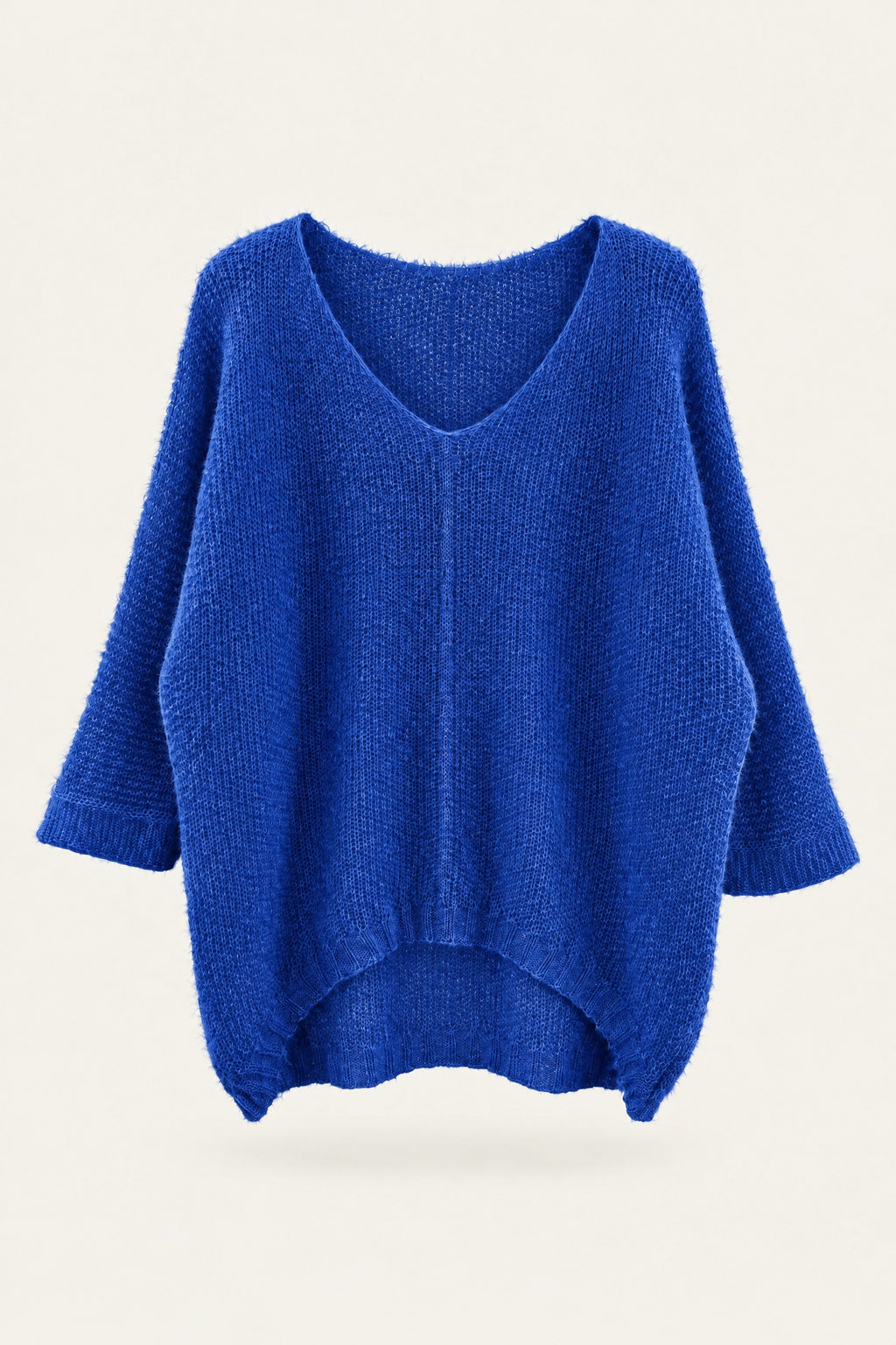 Pull oversize en maille col V – Bleu roi – vue de face – EMORA