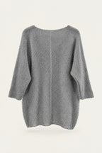 Pull oversize en maille col V – Gris clair – vue de dos – EMORA