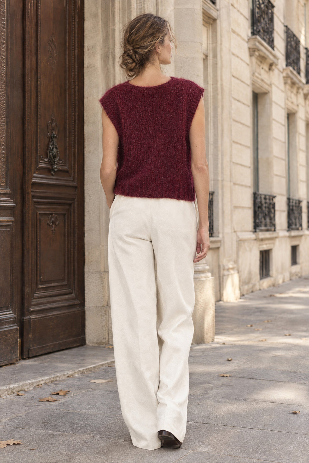 Pull sans manches en maille col V – Bordeaux – EMORA