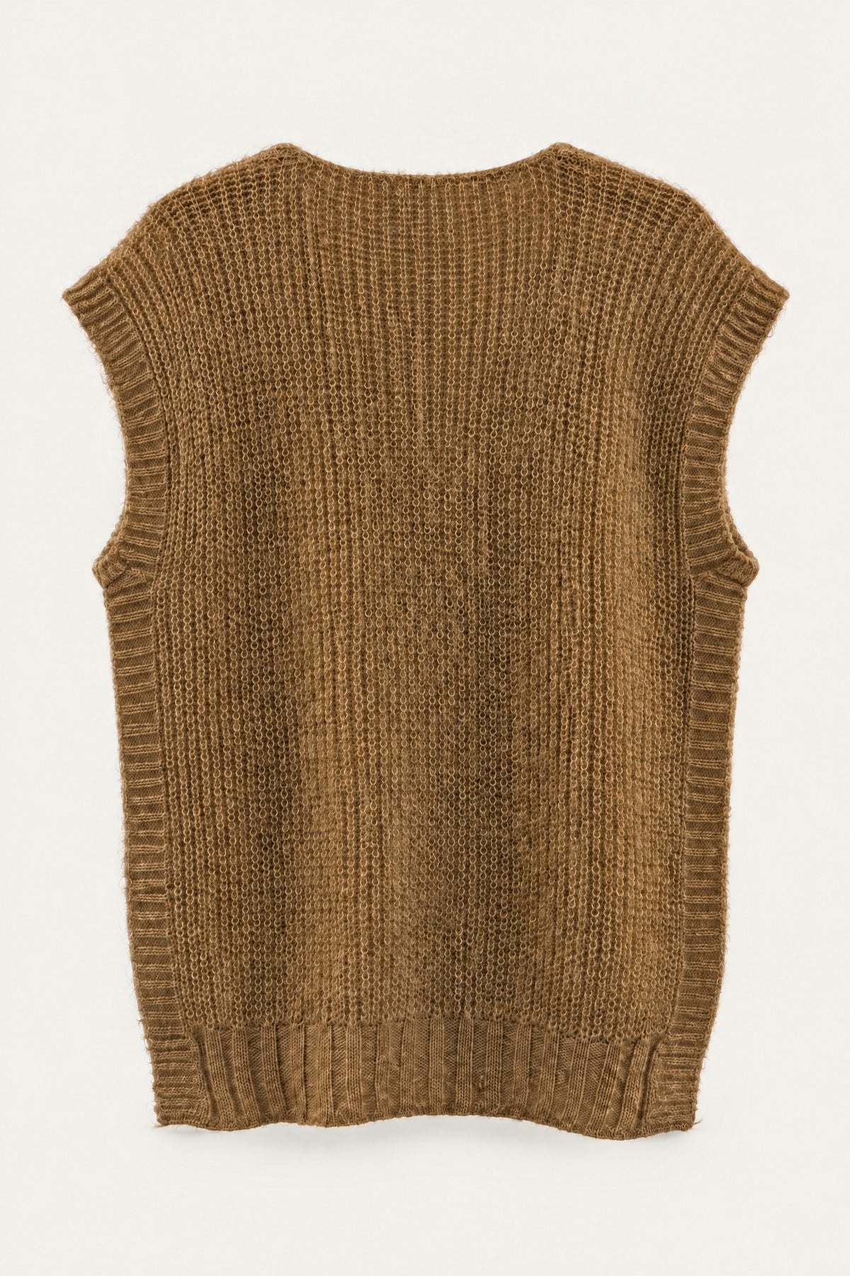 Pull sans manches en maille col V – Camel – vue de dos – EMORA