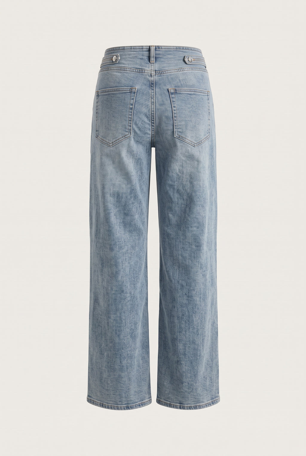 Ensemble en denim veste officier et jean large – vue de dos – EMORA