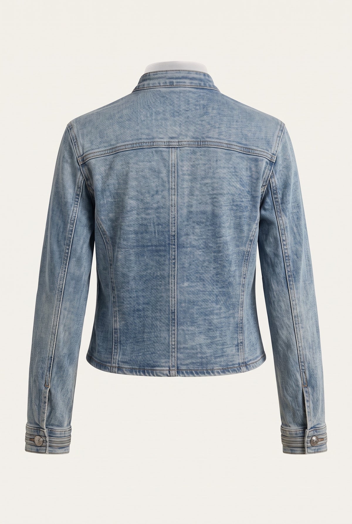 Ensemble en denim veste officier et jean large – vue de dos – EMORA