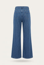 Ensemble en denim veste cintrée et jean flare – vue de dos – EMORA