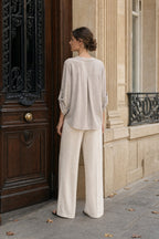 Blouse fluide col V à manches retroussables – Beige – EMORA