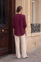 Blouse fluide col V à manches retroussables – Bordeaux – EMORA