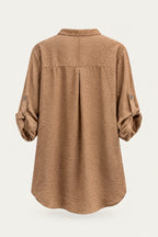 Blouse fluide col V à manches retroussables – Camel – vue de dos – EMORA