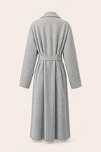 Manteau long ceinturé à revers – Gris clair – vue de dos – EMORA