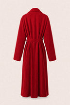 Manteau long ceinturé à revers – Rouge – vue de dos – EMORA