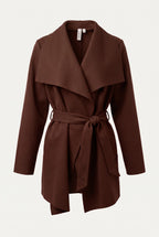 Manteau court ceinturé à col cascade
