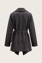 Manteau court ceinturé à col cascade