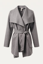 Manteau court ceinturé à col cascade