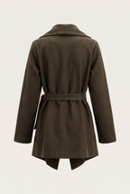 Manteau court ceinturé à col cascade
