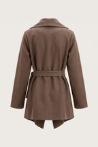 Manteau court ceinturé à col cascade