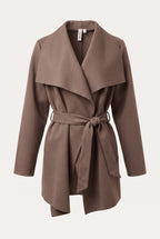 Manteau court ceinturé à col cascade