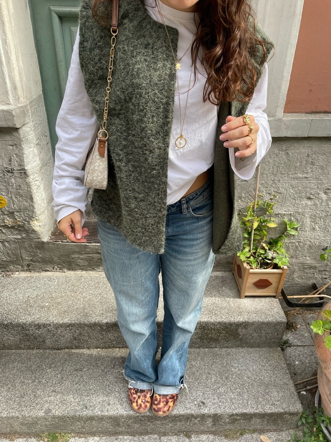 Sleeveless wool-effect gilet