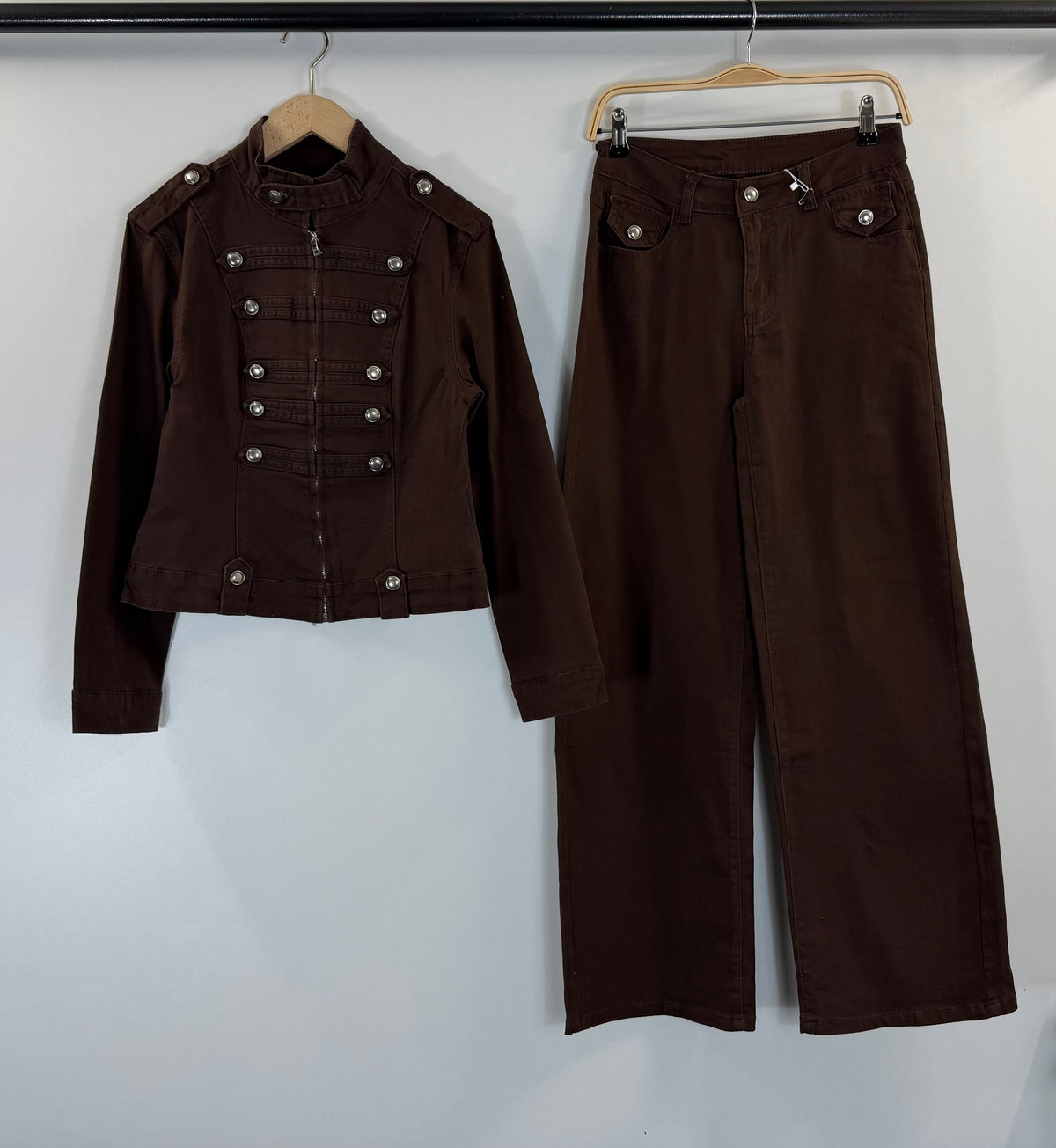 Ensemble officier veste cintrée et pantalon large – photo produit – EMORA