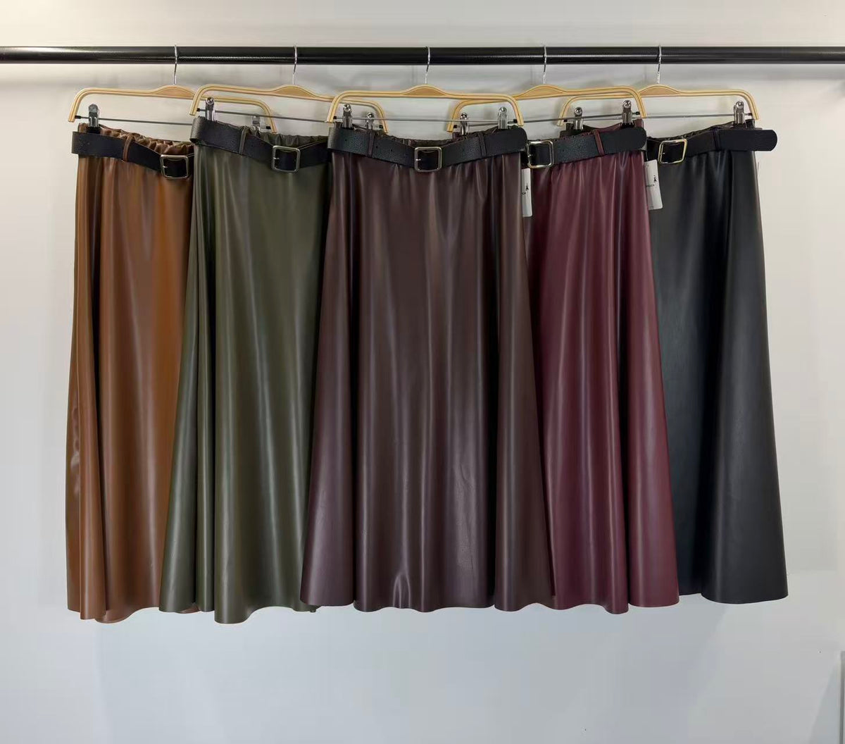 Jupe midi évasée effet cuir